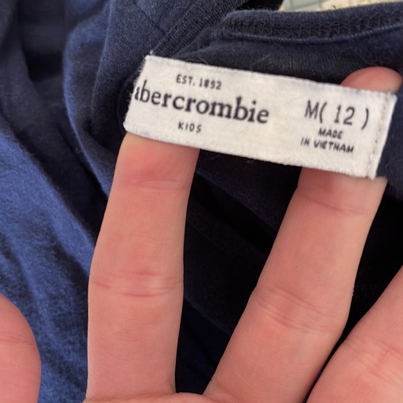 Abercrombie Kid size 12 long sleeve blue crop top Lightly loved - Picture 2 of 2